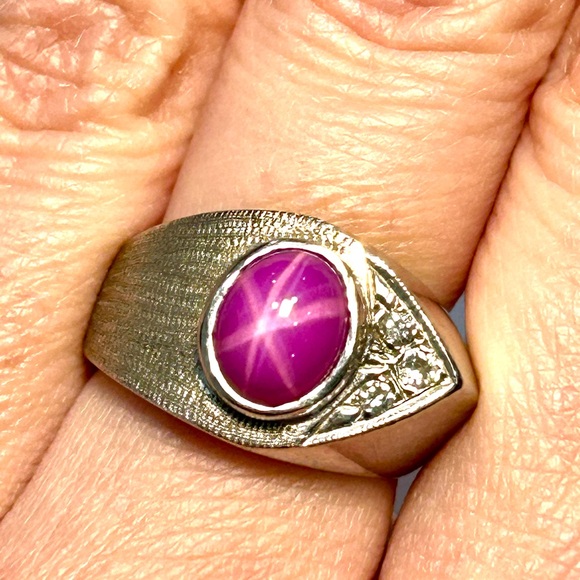 Vintage 14K White Gold Ruby Ring 6.5” Rare Design - Picture 6 of 8